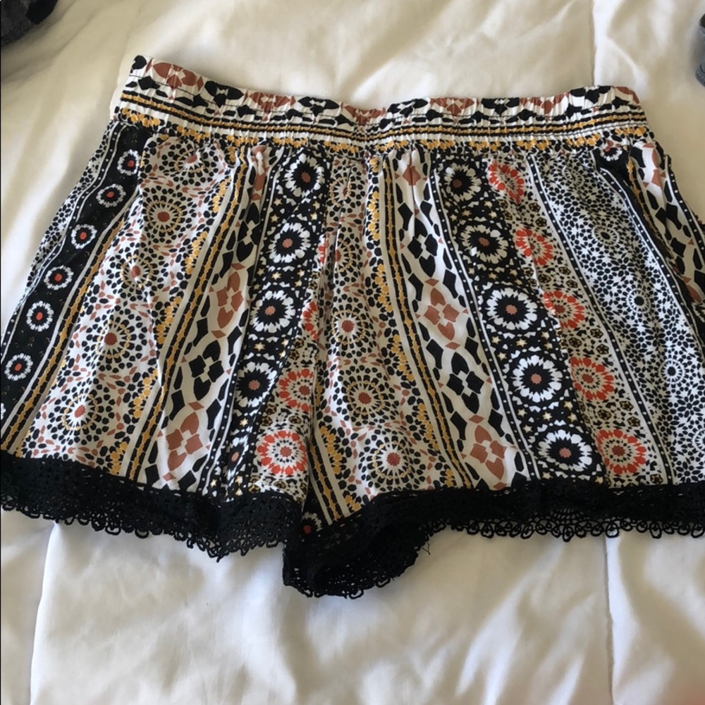 Shorts - Picture 2 of 4